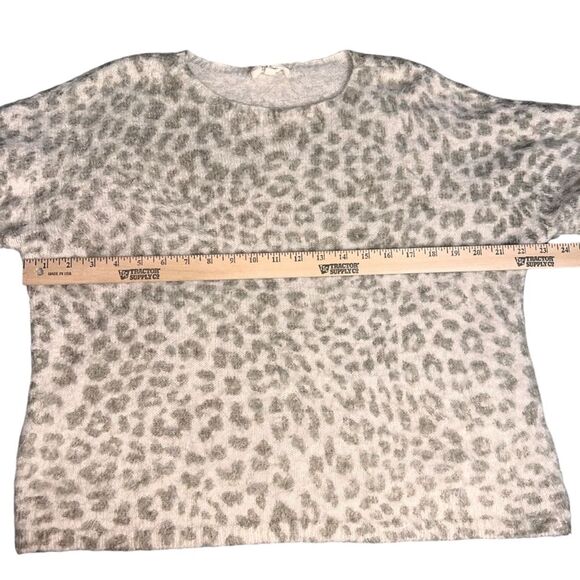 Peyton Primrose Cheetah Print Sweater Size Large Off Taupe Soft Leopard - Picture 7 of 10